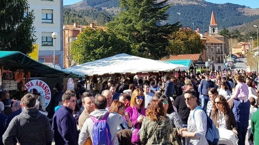 Enkarterri Bizirik Elkartea estará en la Txerriki Azoka para informar sobre los parques eólicos que amenazan Enkarterri
